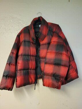 Women's Size 2XL Old Navy Red & Black Puff Jacket